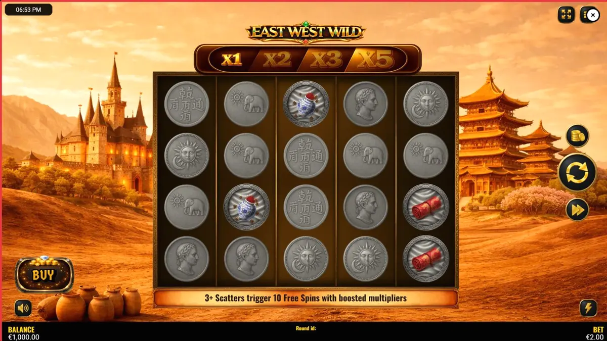 Pemandangan tematik slot East West Wild dengan latar belakang Jalur Sutra dan kuil kuno.